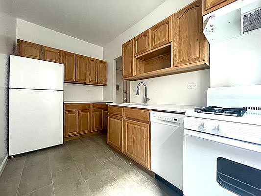 4th image of 708 W 171st St APT 23A