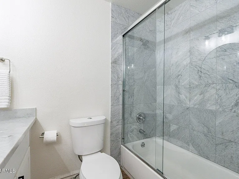 2033 E Harvard Dr — Photo 17