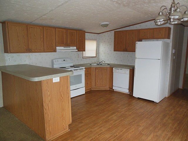 2nd image of 715 River Bay Dr