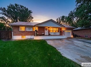 867 Maplewood Dr, Idaho Falls, ID 83401