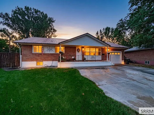 867 Maplewood Dr, Idaho Falls, ID 83401