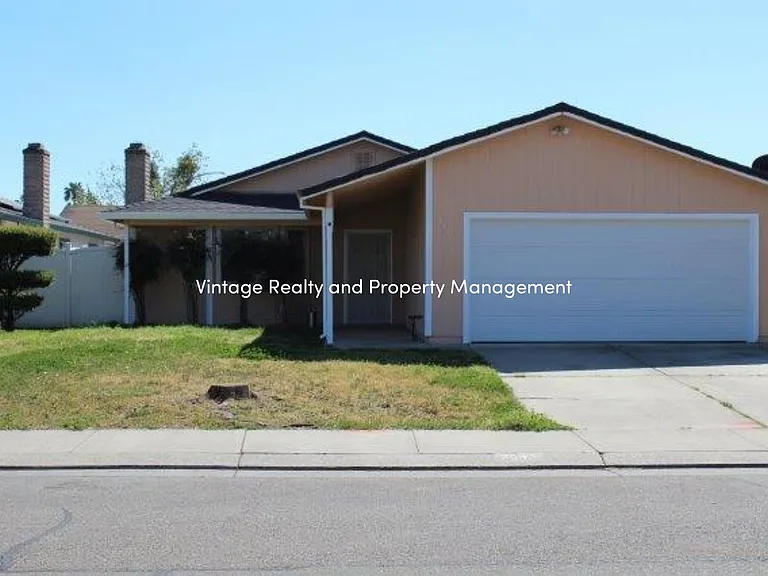 3142 Castellon Way — Photo 1