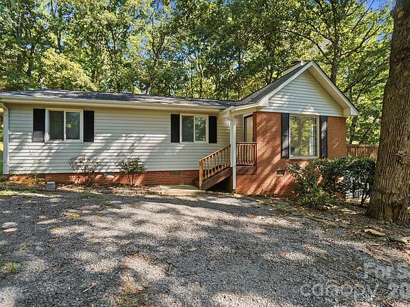 2nd image of 319 Settlement Dr