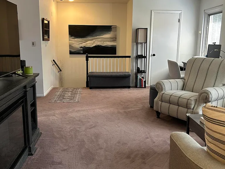 204 Manor E — Photo 7