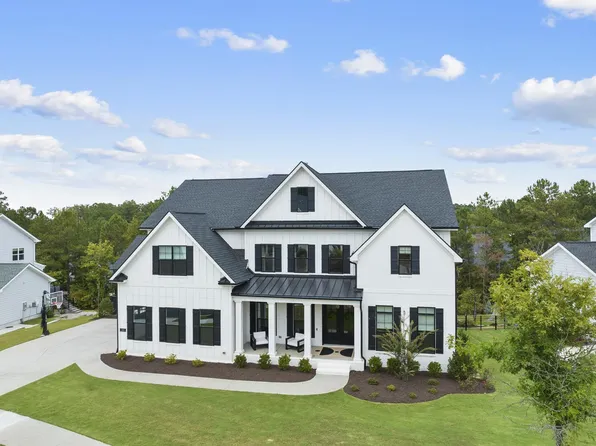 200 Addison Pond Dr, Holly Springs, NC 27540