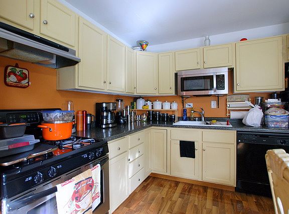 4th image of 1531 Vine Ave