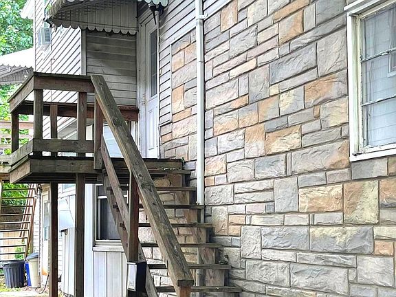 3rd image of 716 W Lackawanna Ave #1