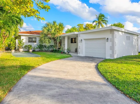 7517 Cutlass Ave, North Bay Village, FL 33141