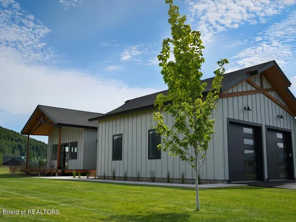 85 Columbine St, Alpine, WY 83128