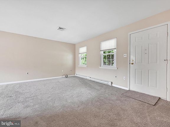 3rd image of 202 Lopax Rd