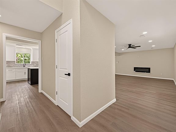 5th image of 5302 Old Chocolate Bayou Rd #89