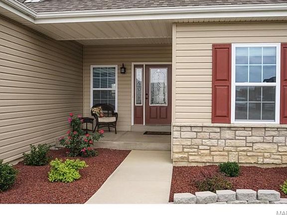 Cozy covered entry way