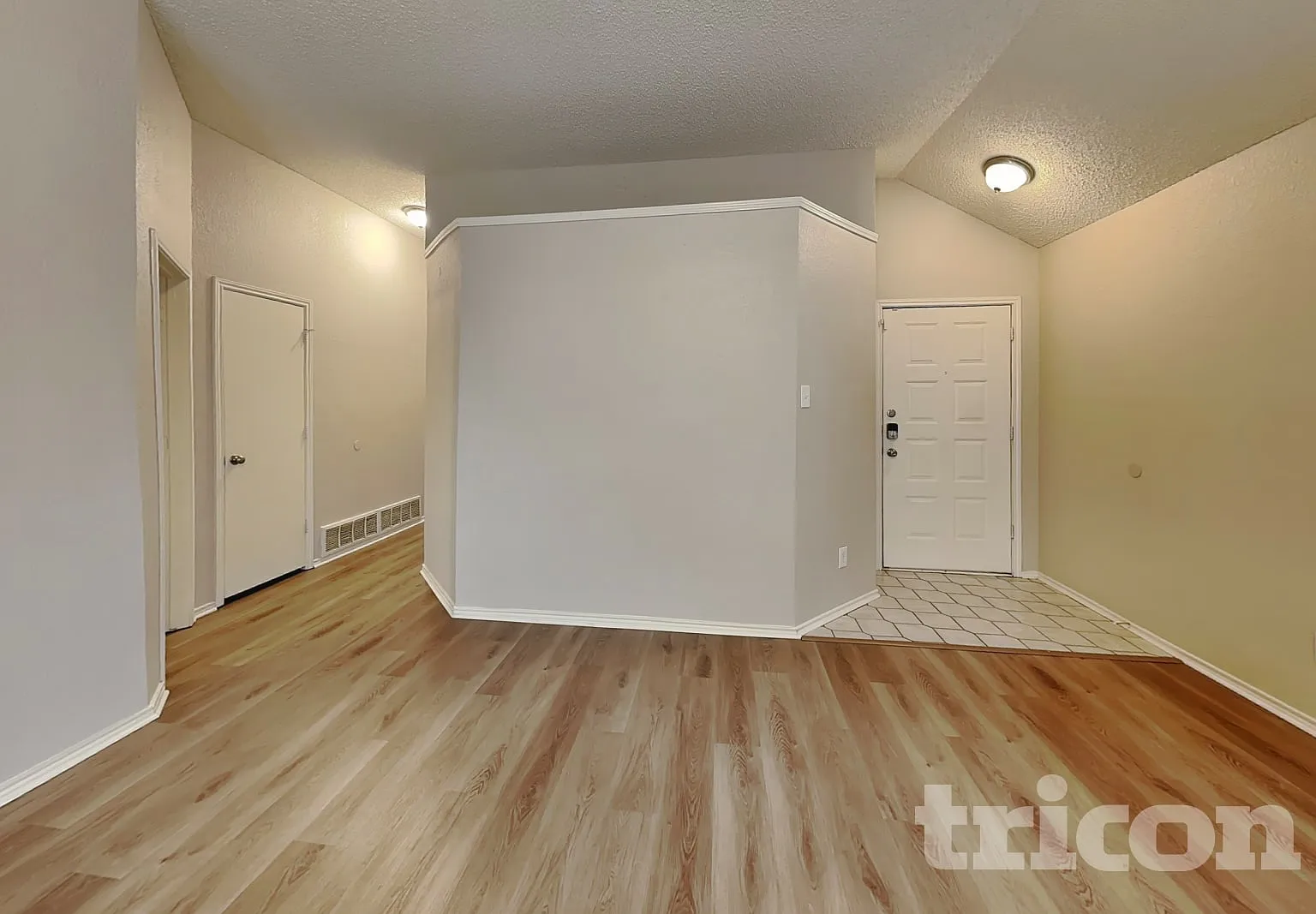 1637 Woodhall Way Fort Worth TX — Photo 2