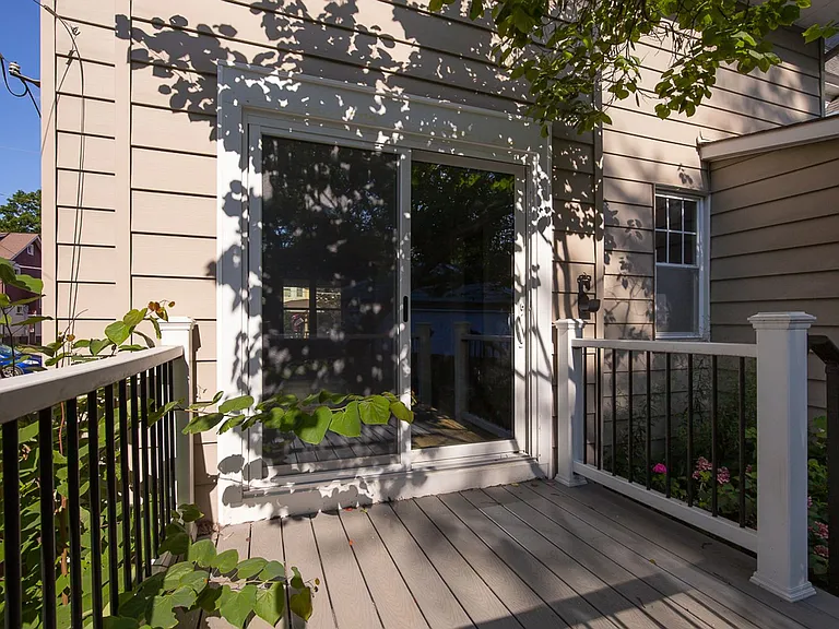 1487 Roycroft Ave — Photo 13