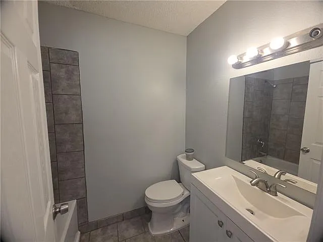1684 Lauradale Dr — Photo 9
