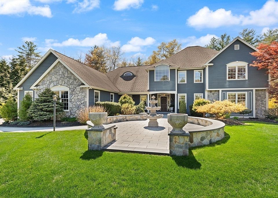 1st image of 47 Symphony Dr