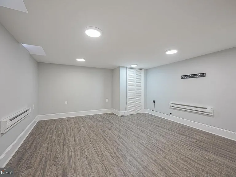 1525 Tasker St — Photo 19