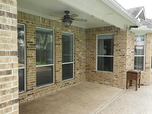 4th image of 877 Cape Coral Ct