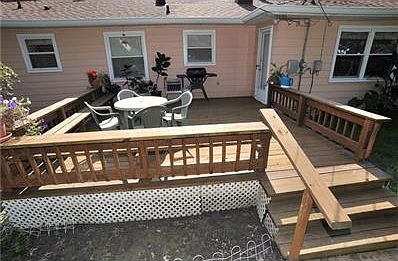 2nd image of 7034 Castle Manor Dr