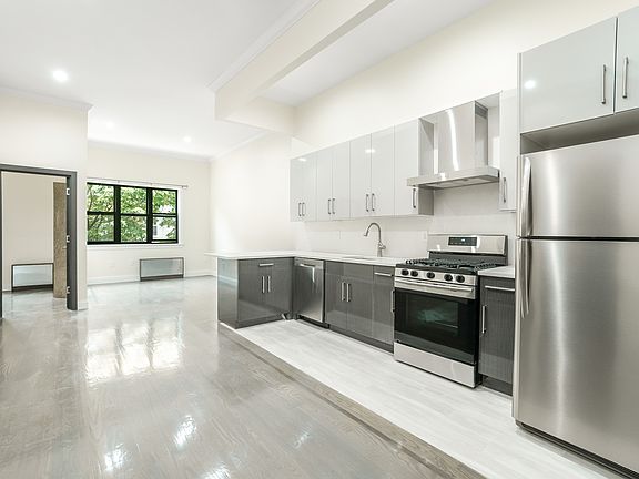2nd image of 57 Russell St Floor 3