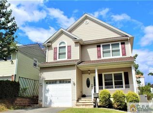 255 E James Pl, Iselin, NJ 08830