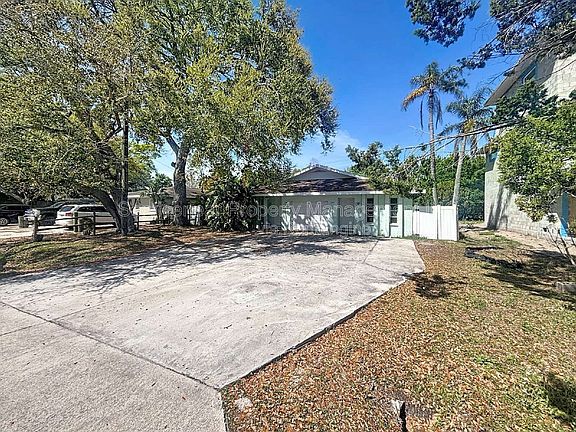 3rd image of 10597 101st Ave Unit 2