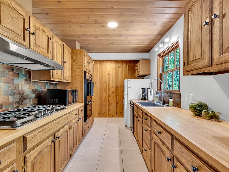 25465 Seneca Dr — Photo 18