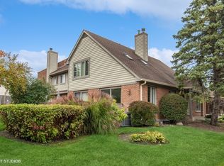 1971 Koehling Rd, Northbrook, IL 60062