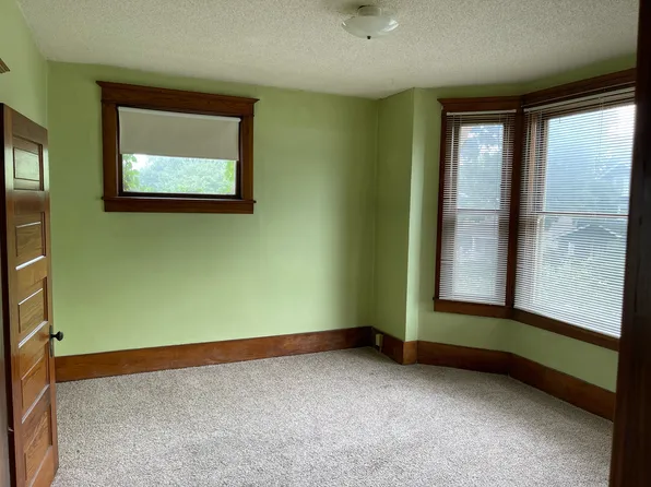 1715 S 20th St #4, Lincoln, NE 68502