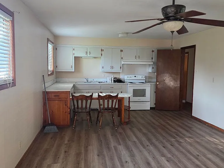 2314 Sauvelle Dr — Photo 6