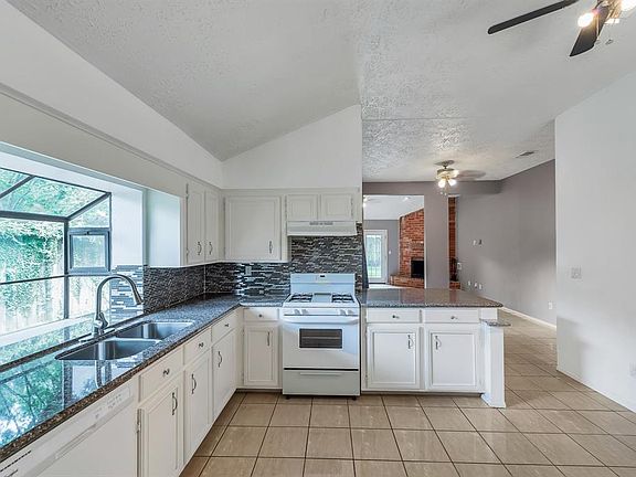 2nd image of 21143 Park Mount Dr