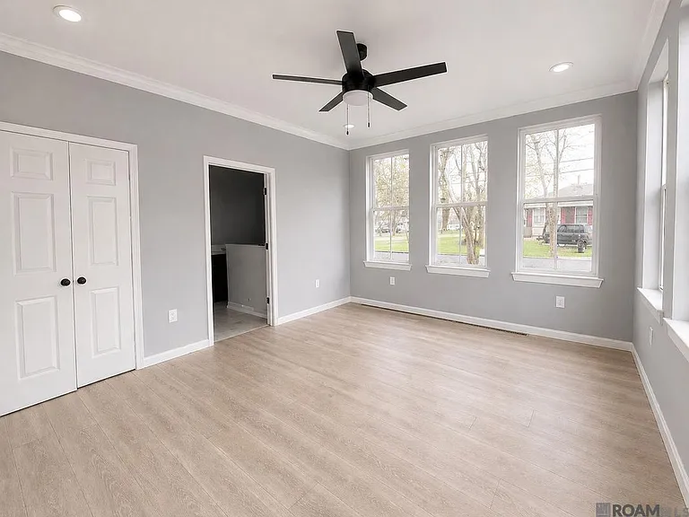 4809 Longfellow Dr — Photo 12