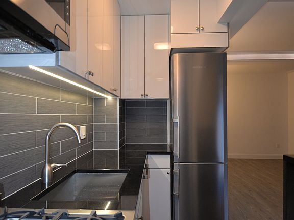2nd image of 7 Park Ave APT 14B