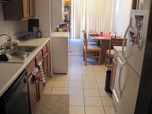 3rd image of 150 W 8th Ave APT D