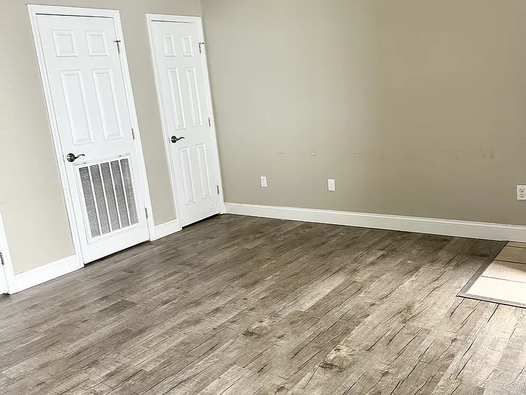 1705 Ogle Rd #13 — Photo 5