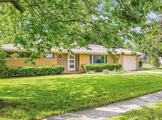 905 Broadmoor Dr, Champaign, IL 61821