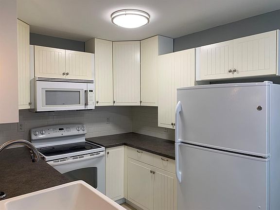 5th image of 333 E 4th St APT B3