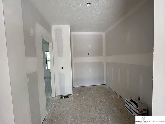 5th image of 12634 Carpenter St