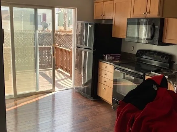 17 Park Pl #C, Somerville, MA 02143