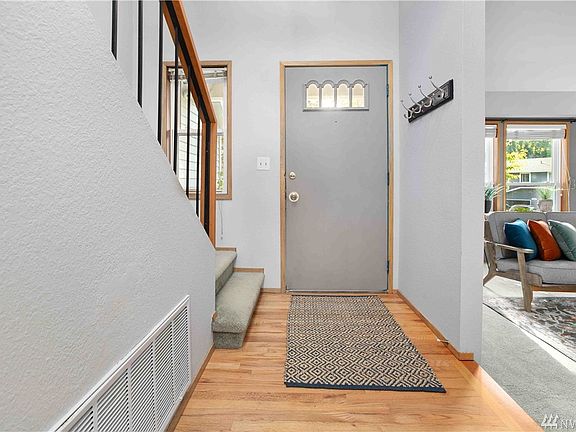 4th image of 8615 NE 143rd St