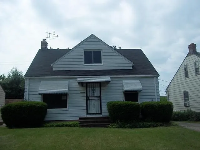 19208 Stockton Ave photo 1