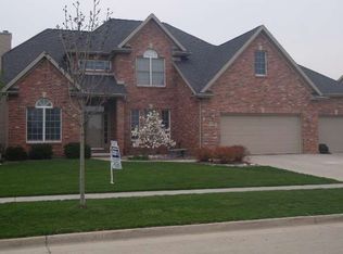 3701 Armstrong Dr, Bloomington, IL 61704