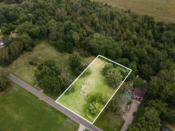 67621 70th St, Watervliet, MI 49098