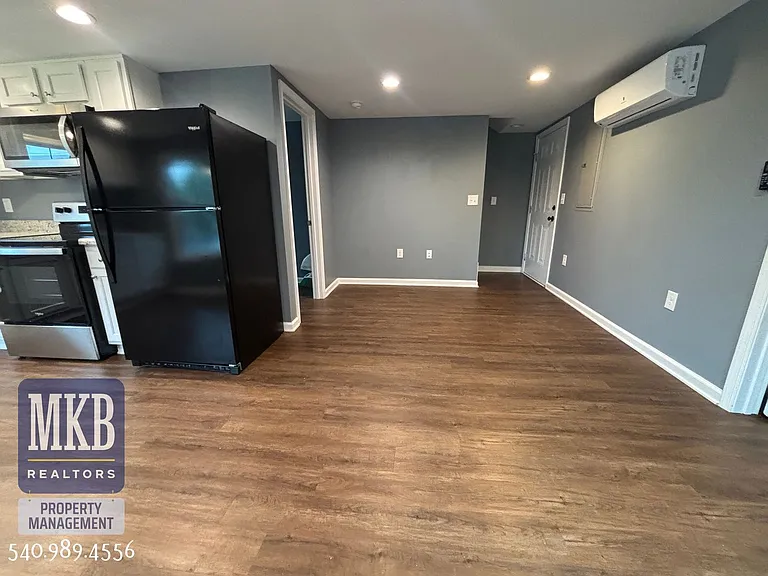 811 Montvue Rd — Photo 12