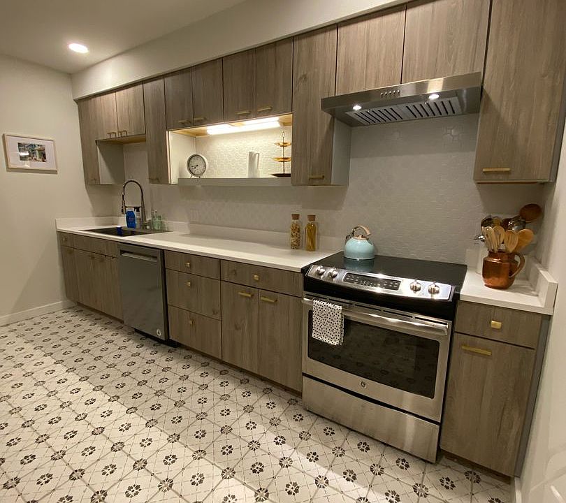1st image of 931 N Augusta St APT 2