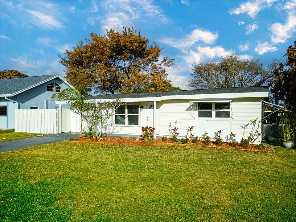 1st image of 845 SE Airoso Boulevard