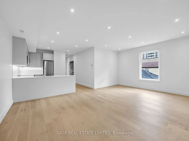 909 Castlefield Ave #2 — Photo 8