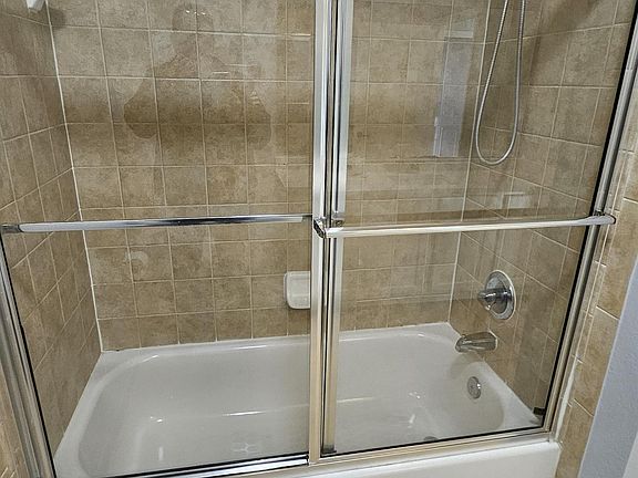 3rd image of 3177 Feltrim Pl APT 201-1