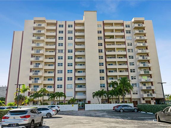 2nd image of 200 S Birch Road #612