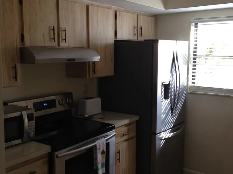 300 Parkdale Dr — Photo 9